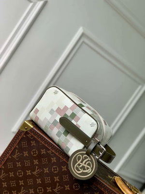 LV N00112 Louis Vuitton Locker Dopp Kit Damoflage Gray White - Default Title - View 2
