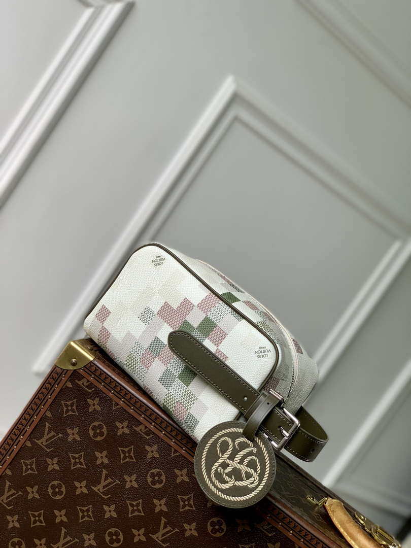 LV N00112 Louis Vuitton Locker Dopp Kit Damoflage Gray White - Default Title - View 2