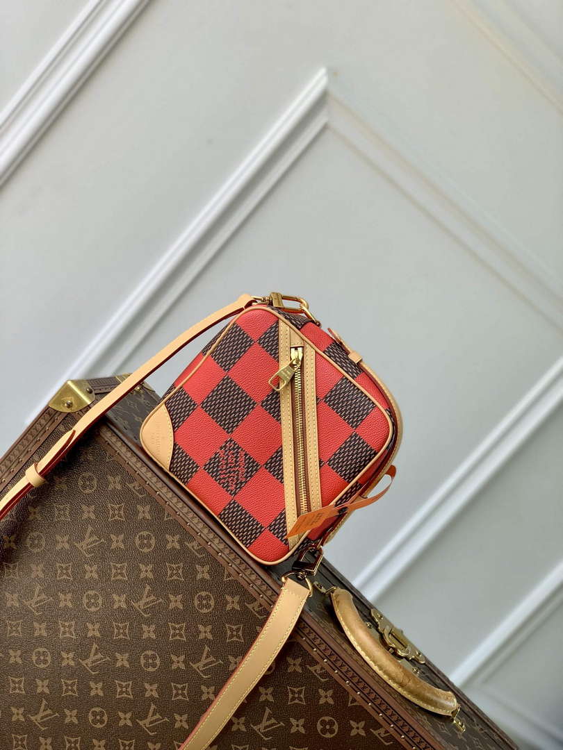 LV N40561 Louis Vuitton Chess Messenger Bag Red