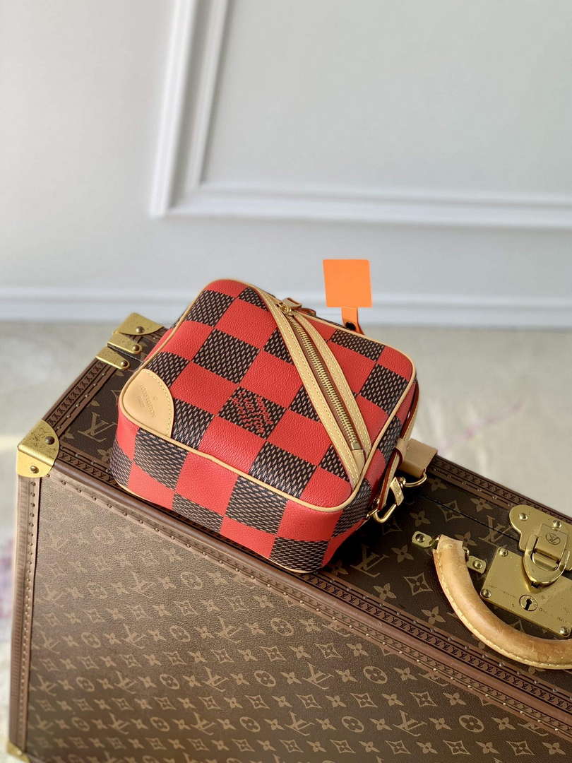 LV N40561 Louis Vuitton Chess Messenger Bag Red - Default Title - View 4