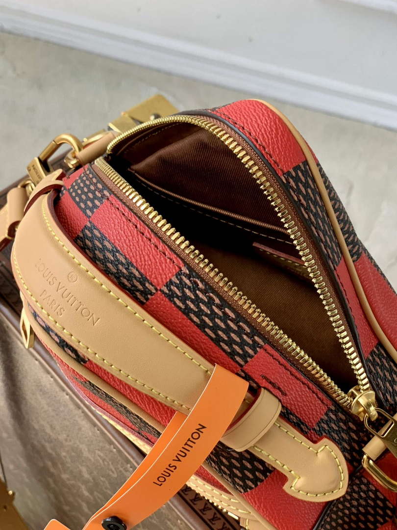 LV N40561 Louis Vuitton Chess Messenger Bag Red - Default Title - View 9