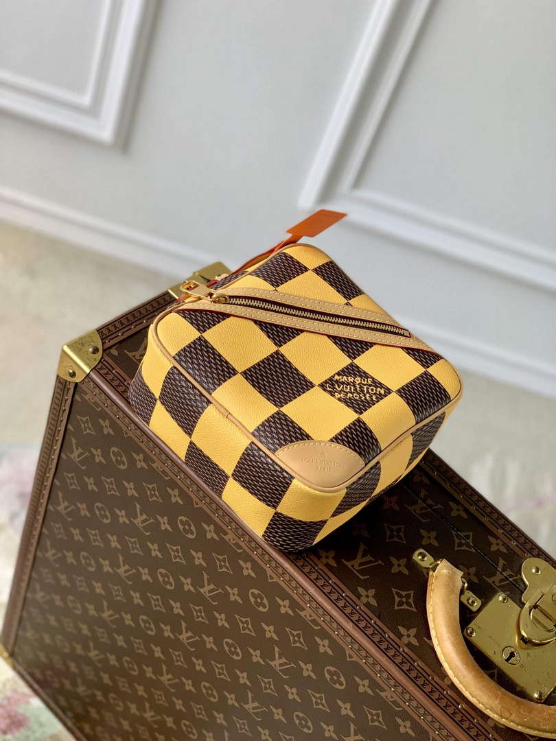LV N40562 Louis Vuitton Chess Messenger Bag Yellow - Default Title - View 4