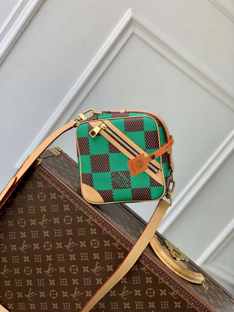 LV N40563 Louis Vuitton Chess Messenger Bag Green - Default Title - View 1