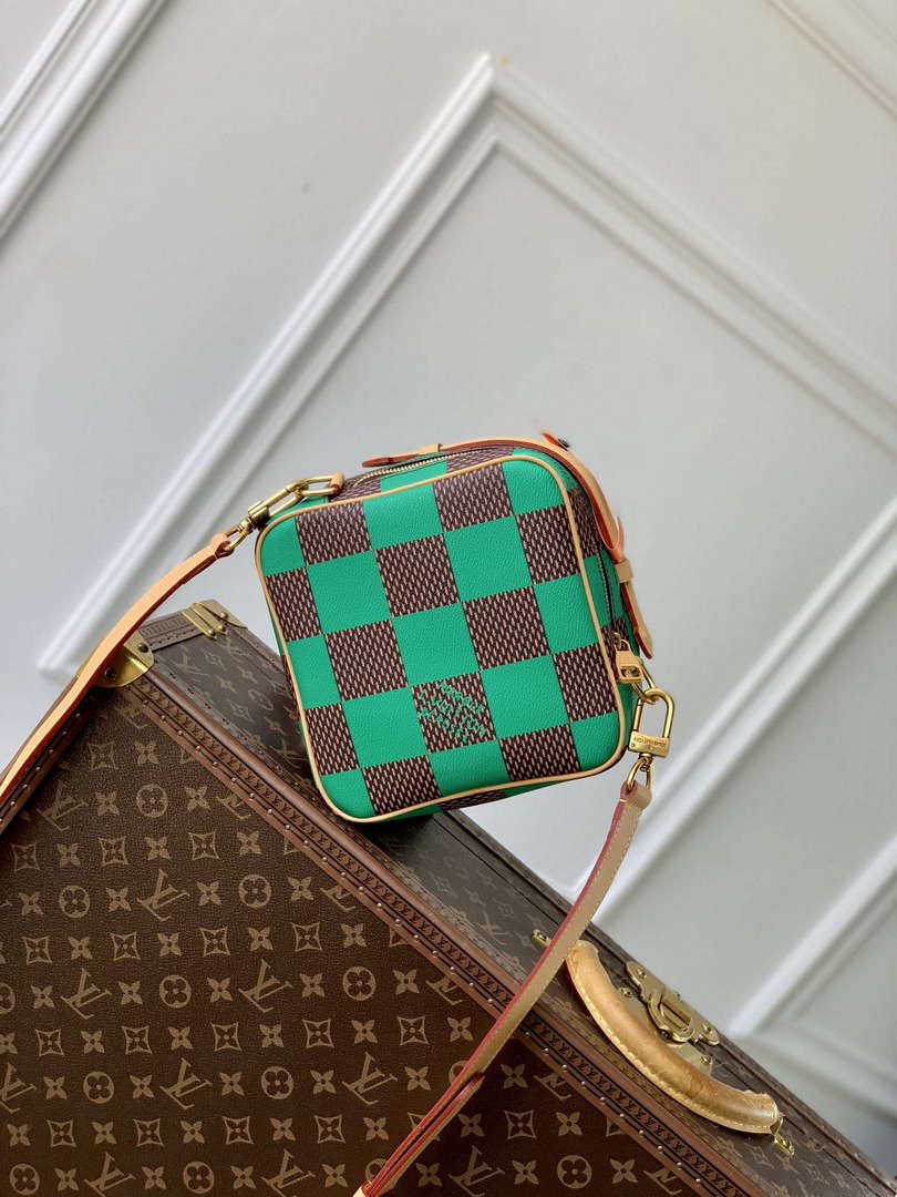 LV N40563 Louis Vuitton Chess Messenger Bag Green - Default Title - View 3