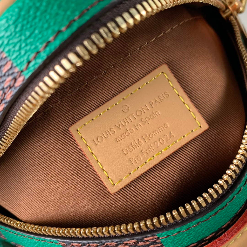 LV N40563 Louis Vuitton Chess Messenger Bag Green