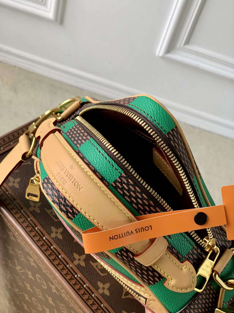 LV N40563 Louis Vuitton Chess Messenger Bag Green - Default Title - View 9