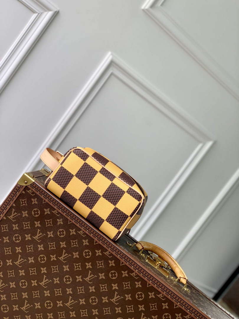 LV N40567 Louis Vuitton Locker Dopp Kit Bag Yellow Damier Other - Default Title - View 3
