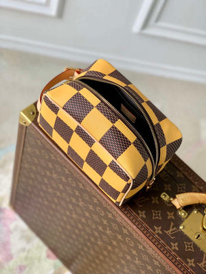 LV N40567 Louis Vuitton Locker Dopp Kit Bag Yellow Damier Other - Default Title - View 9