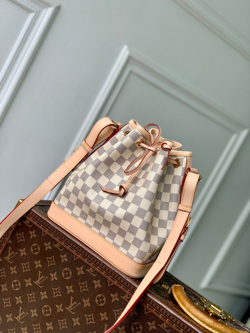LV N40594 Louis Vuitton No¨¦ BB Bucket Bag White