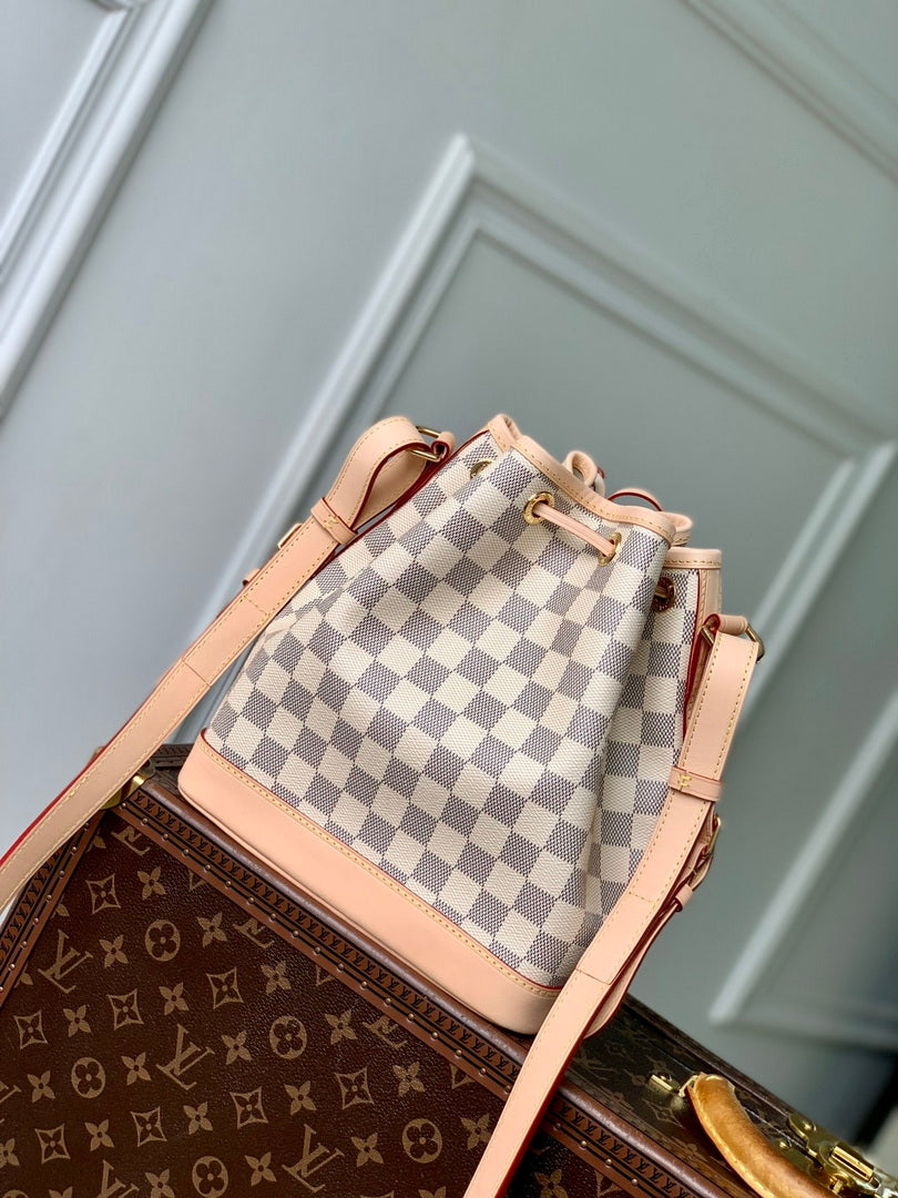 LV N40594 Louis Vuitton No¨¦ BB Bucket Bag White