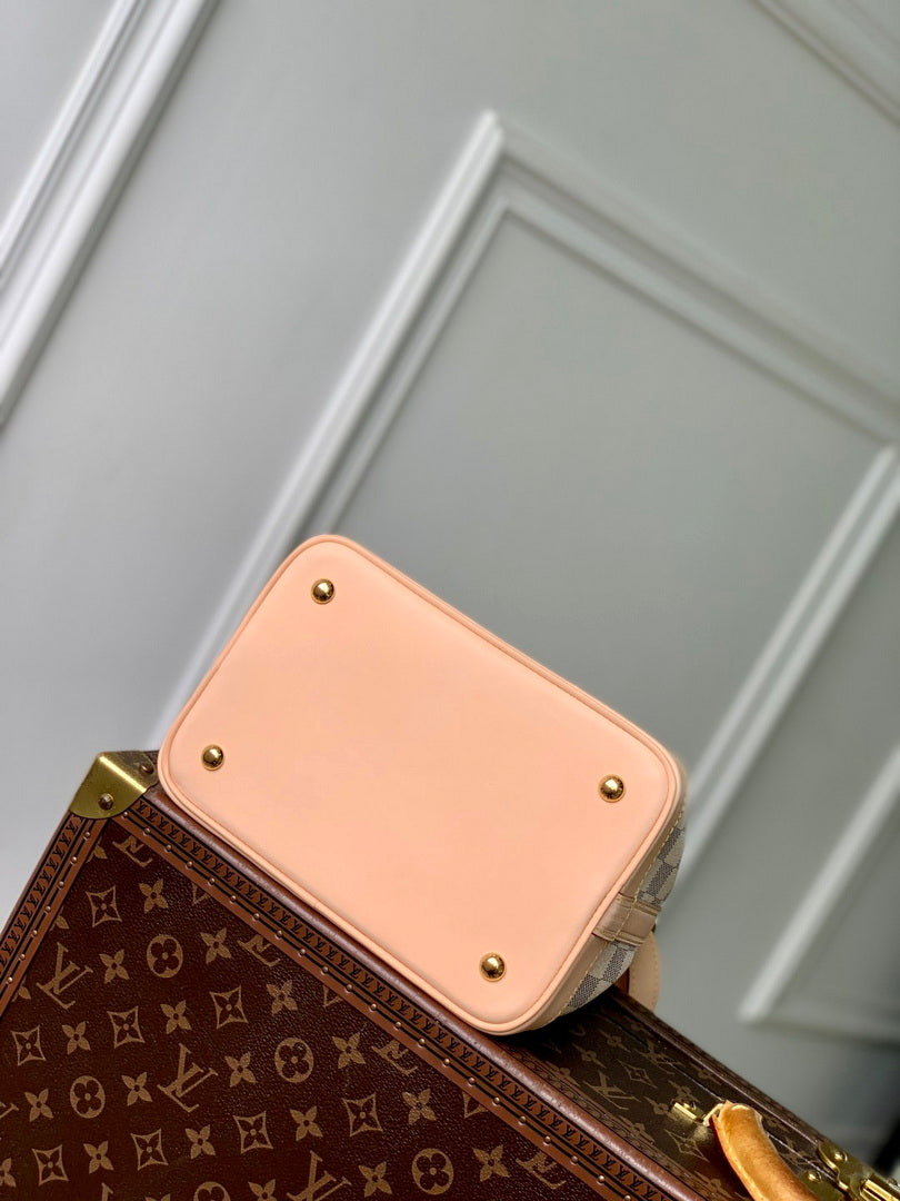 LV N40594 Louis Vuitton No¨¦ BB Bucket Bag White