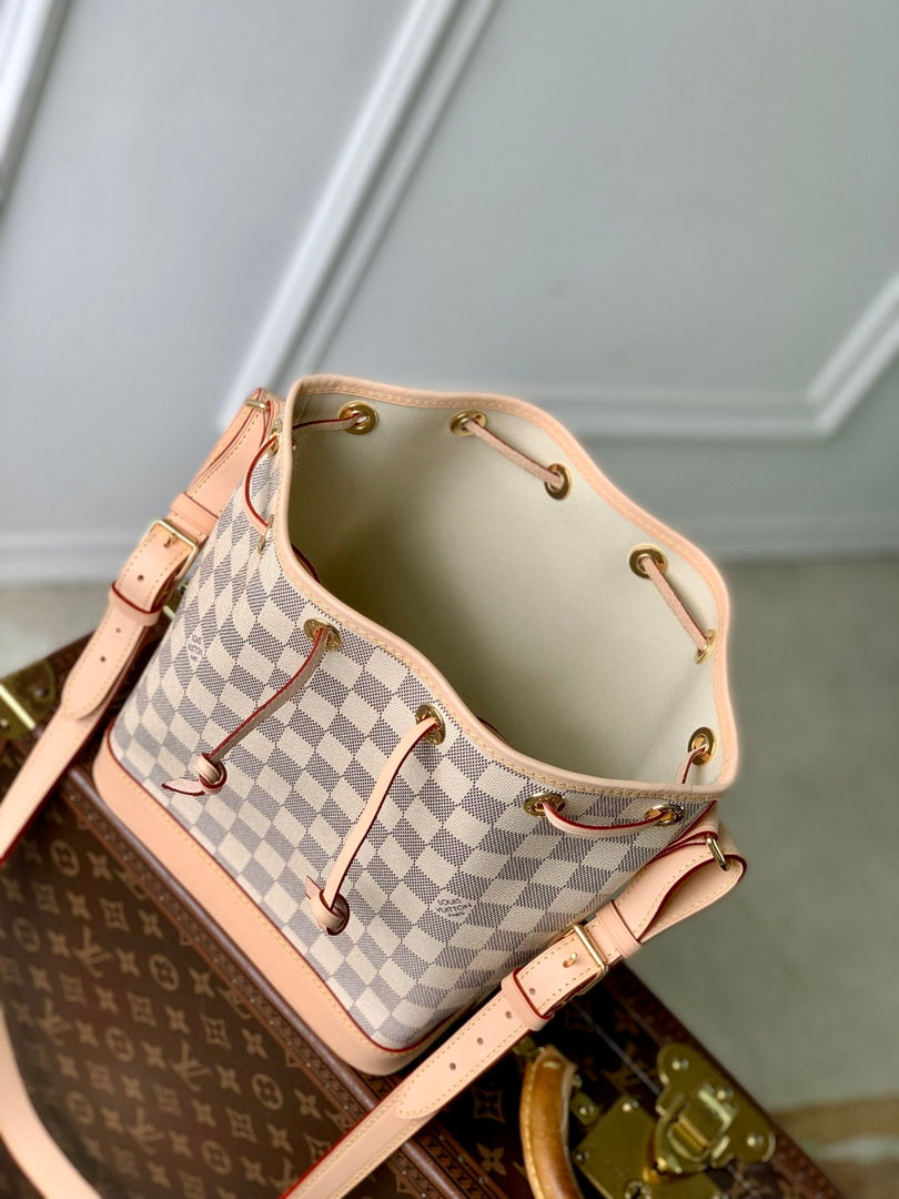 LV N40594 Louis Vuitton No¨¦ BB Bucket Bag White