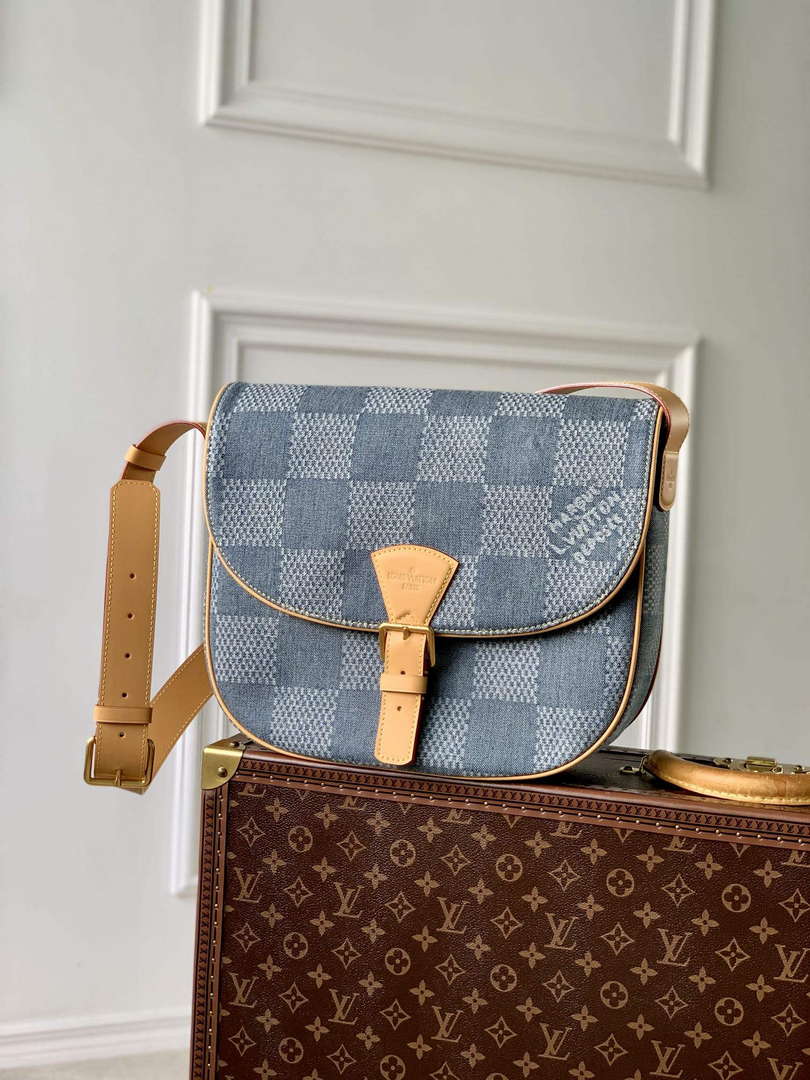 LV N40743 Louis Vuitton Montsouris Messenger MM Damier Cross-body Bag Blue - Default Title - View 1