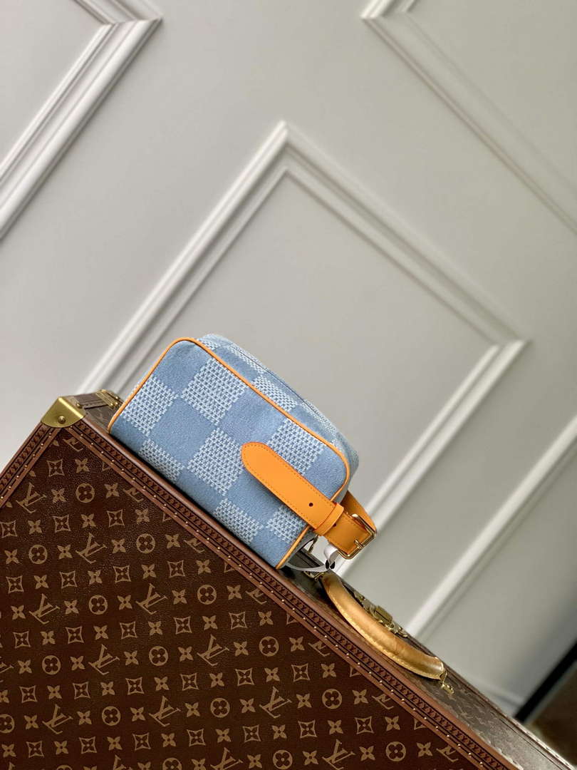 LV N40753 Louis Vuitton Locker Dopp Kit Bag Blue