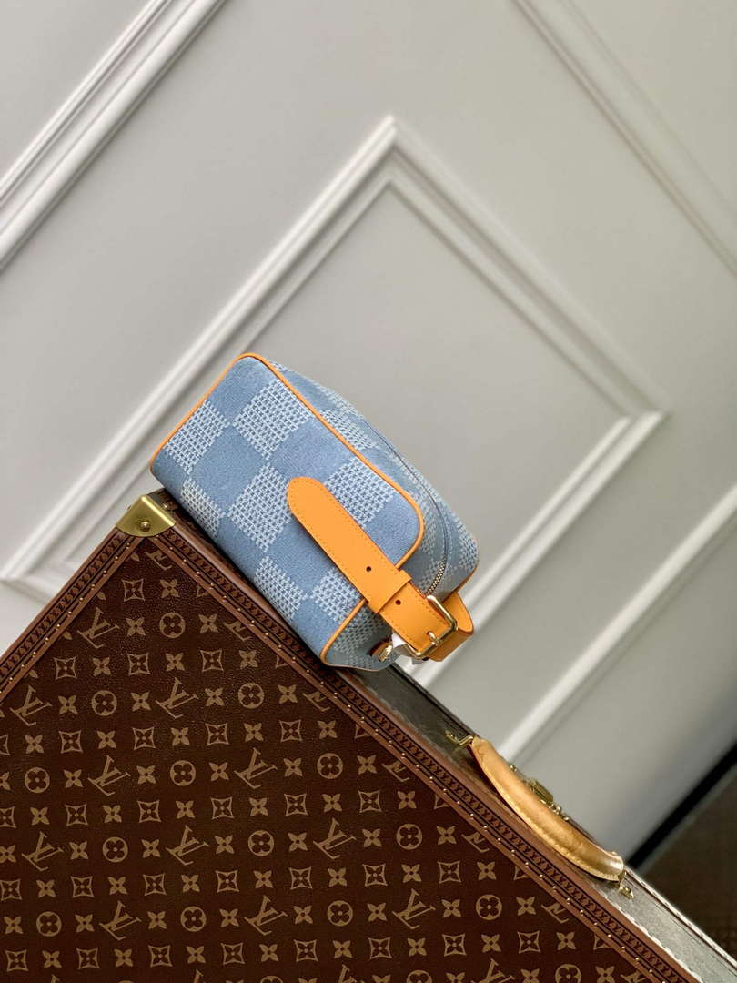 LV N40753 Louis Vuitton Locker Dopp Kit Bag Blue - Default Title - View 2