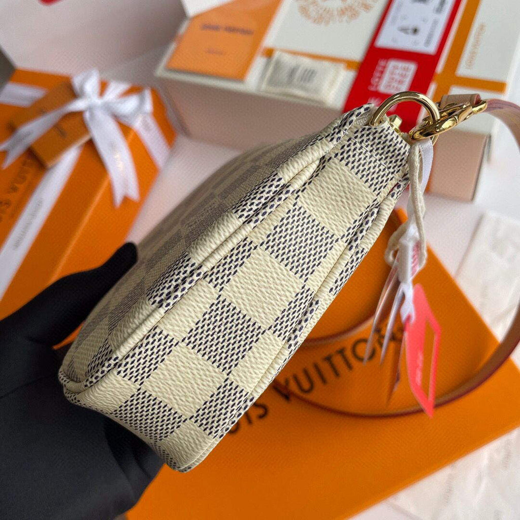 LV N41207 Louis Vuitton Pochette Accessoires Damier azur canvas