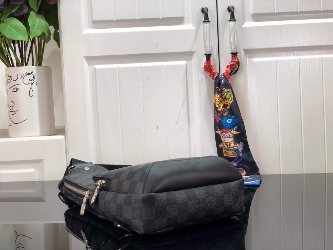 LV N45277 Louis Vuitton Avenue Slingbag Black - Default Title - View 4