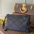 LV M80142 Louis Vuitton 2054 Reversible Pouch Monogram Black And Green - Voguebags