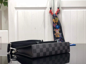 LV N64608 Louis Vuitton Gaston Wearable Wallet Black - Default Title - View 4
