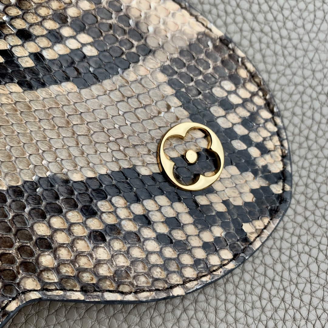 LV N80741 Louis Vuitton Capucines MM Handbag Light coffee