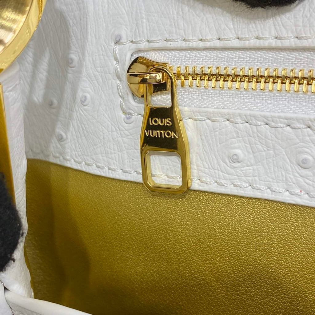 LV N81279 Louis Vuitton Capucines MM Handbag White