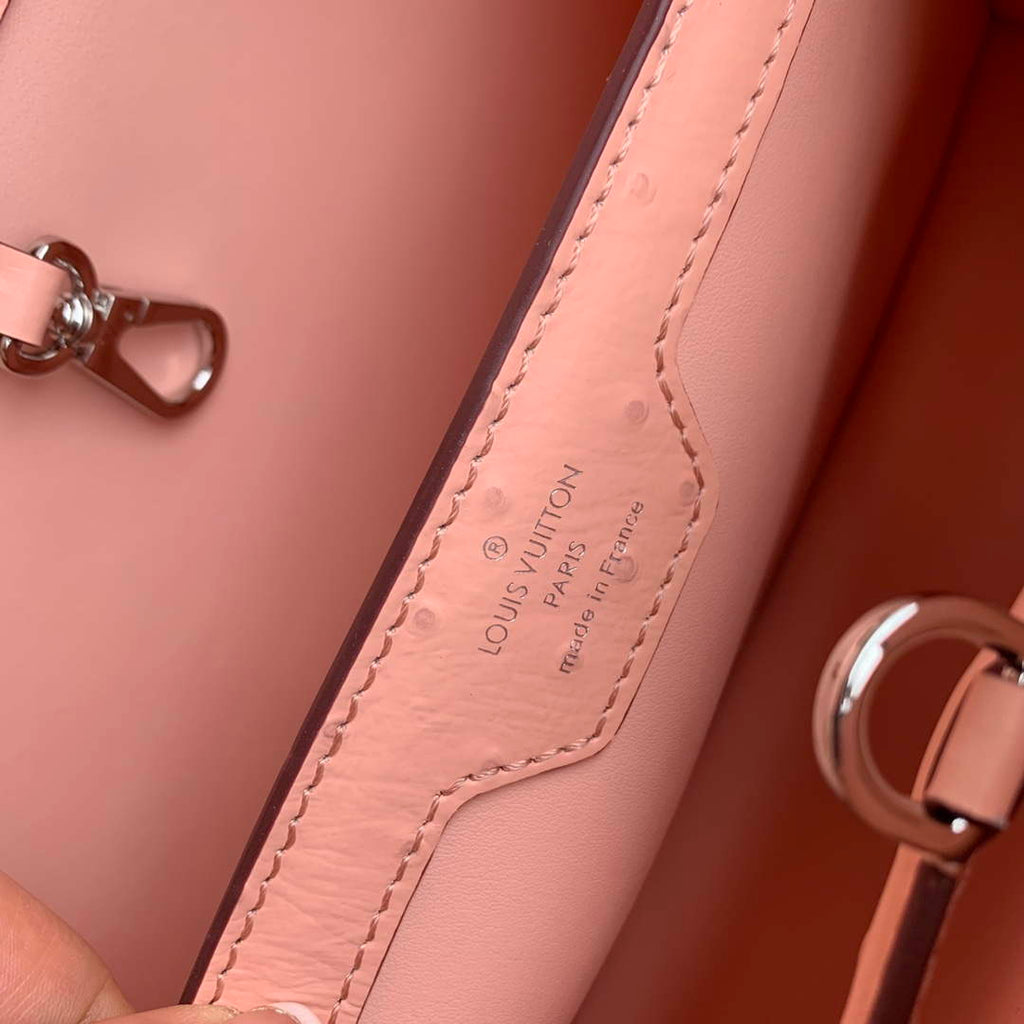 LV N81523 Louis Vuitton Capucines MM Handbag Pink