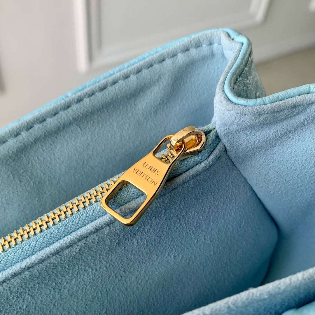 LV N85902 Louis Vuitton Pochette M¨¦tis East West Bag Ostrich leather Blue Glaze