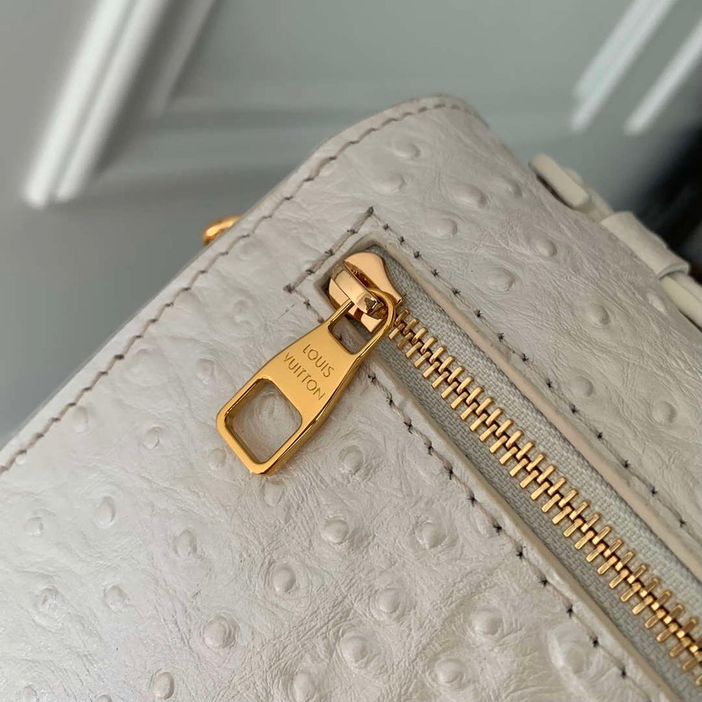 LV N85902 Louis Vuitton Pochette M¨¦tis East West Bag Ostrich leather White Pearl