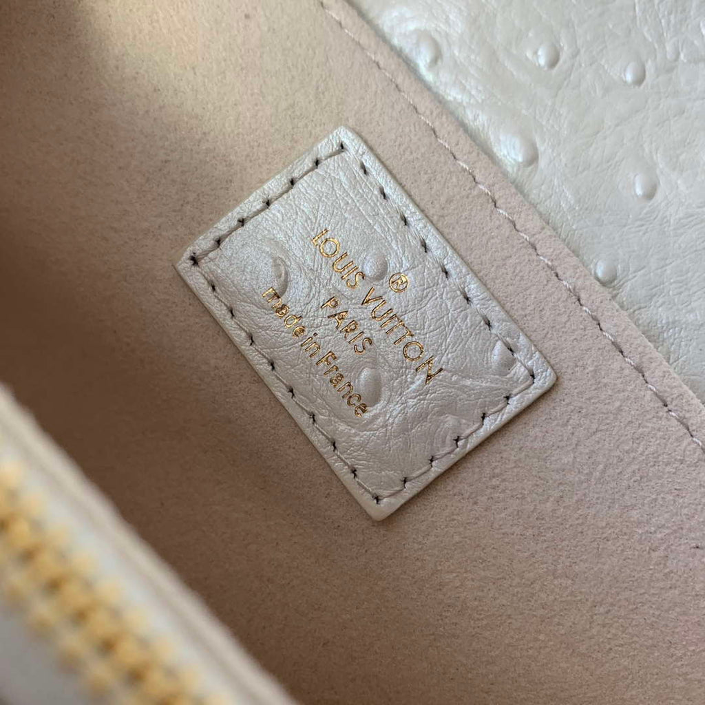LV N85902 Louis Vuitton Pochette M¨¦tis East West Bag Ostrich leather White Pearl