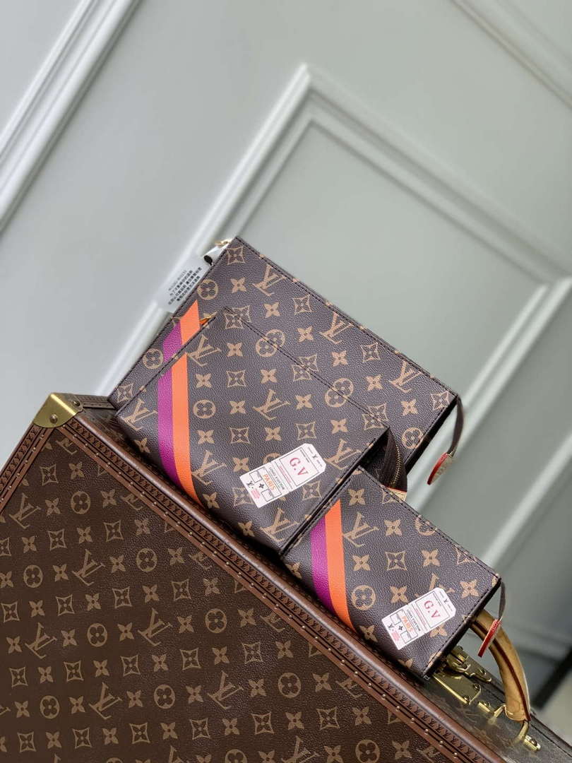 LV P01952 Louis Vuitton Trio Toilet Pouch Mon Monogram Brown - Default Title - View 1