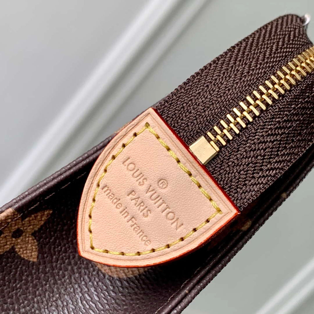 LV P01952 Louis Vuitton Trio Toilet Pouch Mon Monogram Brown