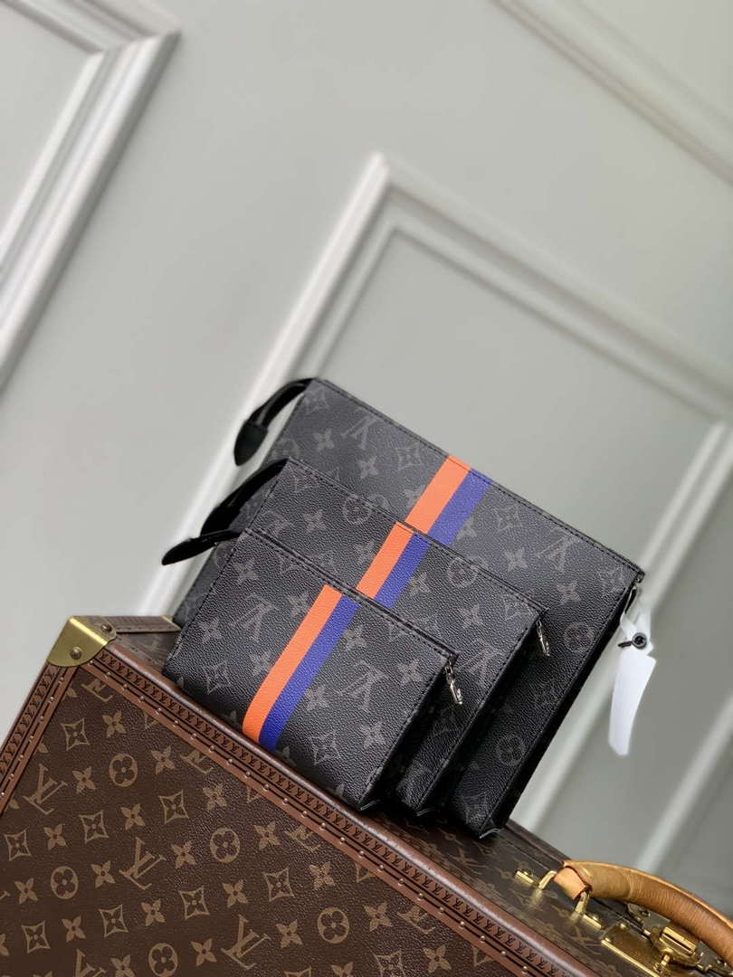 LV P01957 Louis Vuitton Trio Toilet Pouch Mon Monogram Black