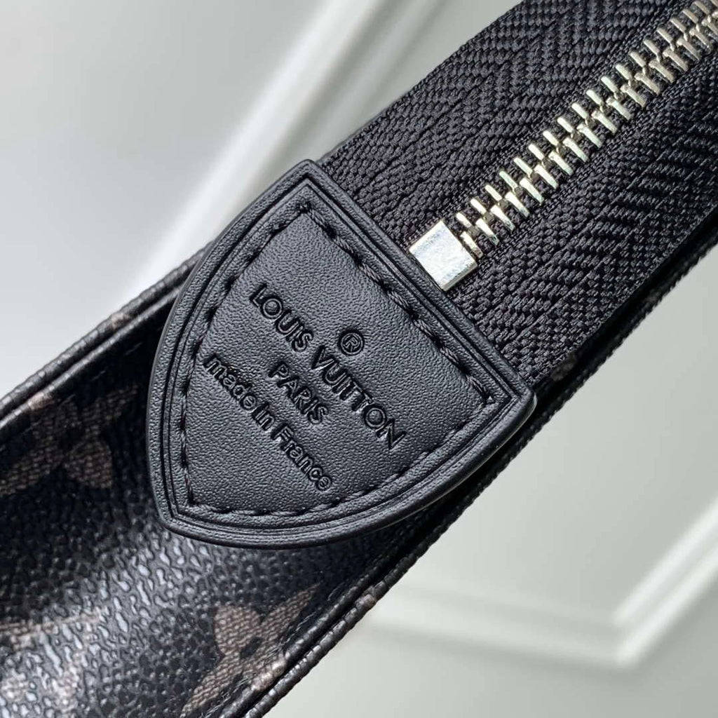 LV P01957 Louis Vuitton Trio Toilet Pouch Mon Monogram Black