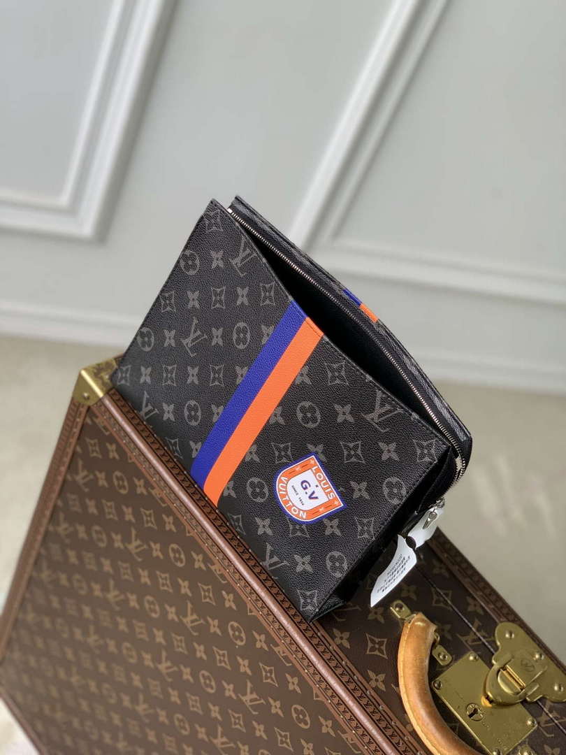 LV P01957 Louis Vuitton Trio Toilet Pouch Mon Monogram Black