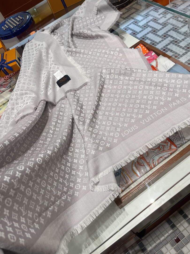 LV Scarves Louis Vuitton Monogram Shawl Scarf M60004
