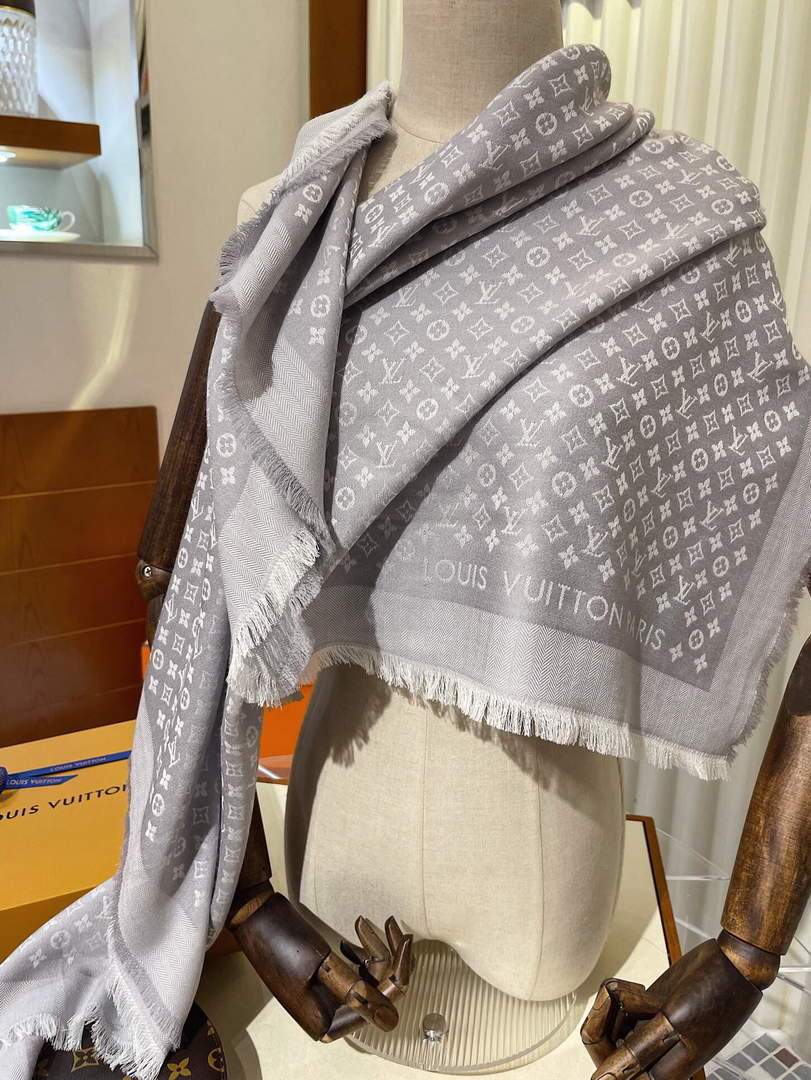 LV Scarves Louis Vuitton Monogram Shawl Scarf M60004