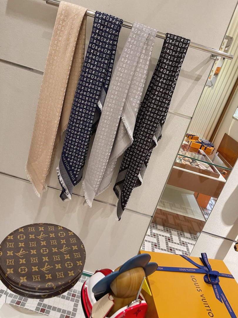 LV Scarves Louis Vuitton Monogram Shawl Scarf M60002