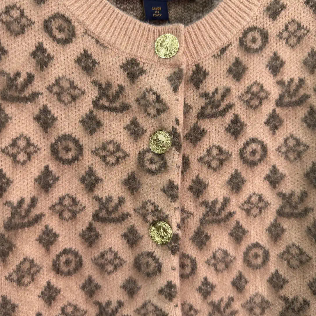 LV Women Sweaters Louis Vuitton Knitted crew neck cardigan L36032