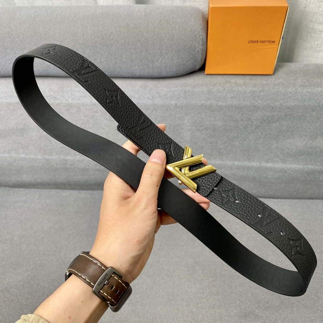 LV Women's Belts Collection Louis Vuitton Initials 30MM Belt 19009