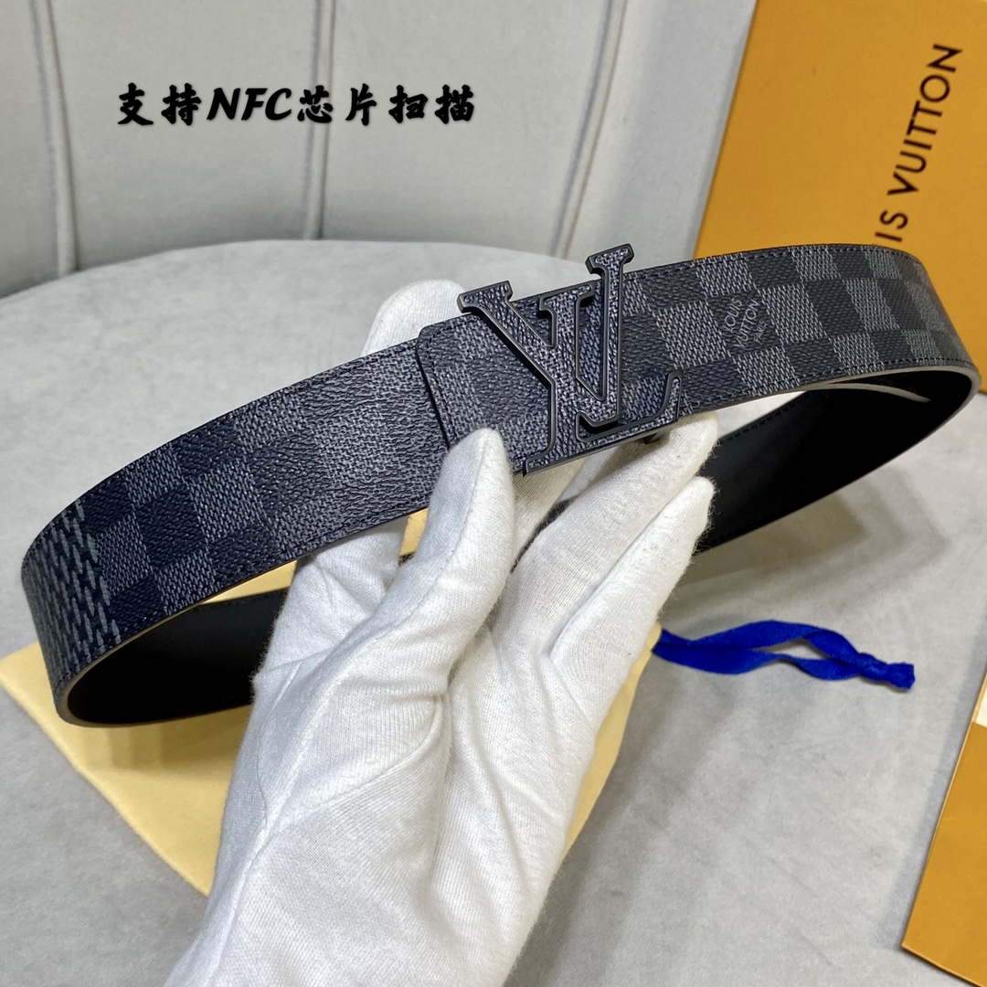 LV Women's Men's Belts Collection Louis Vuitton Initials 40MM Belt 19090