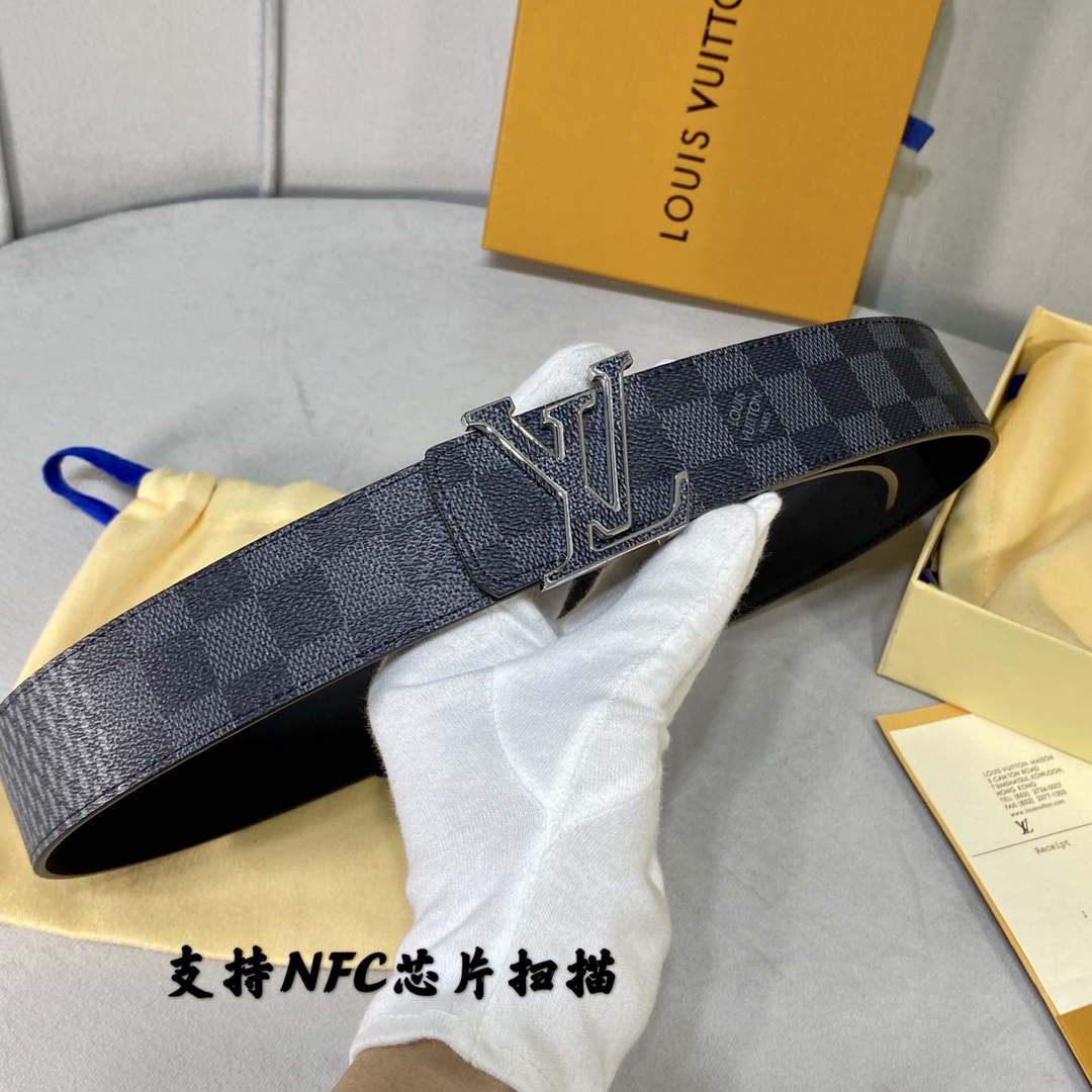 LV Women's Men's Belts Collection Louis Vuitton Initials 40MM Belt 19090