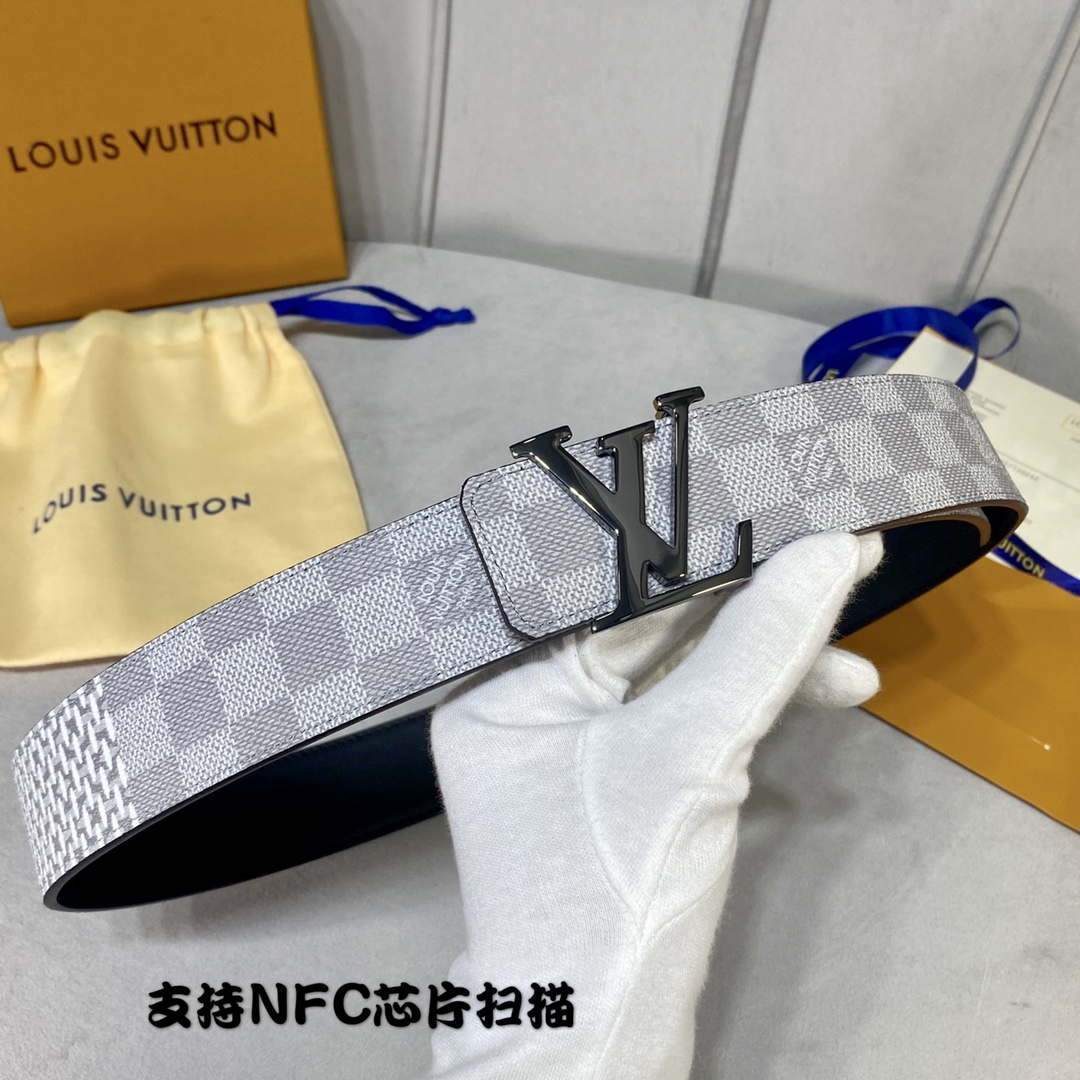 LV Women's Men's Belts Collection Louis Vuitton Initials 40MM Belt 19090