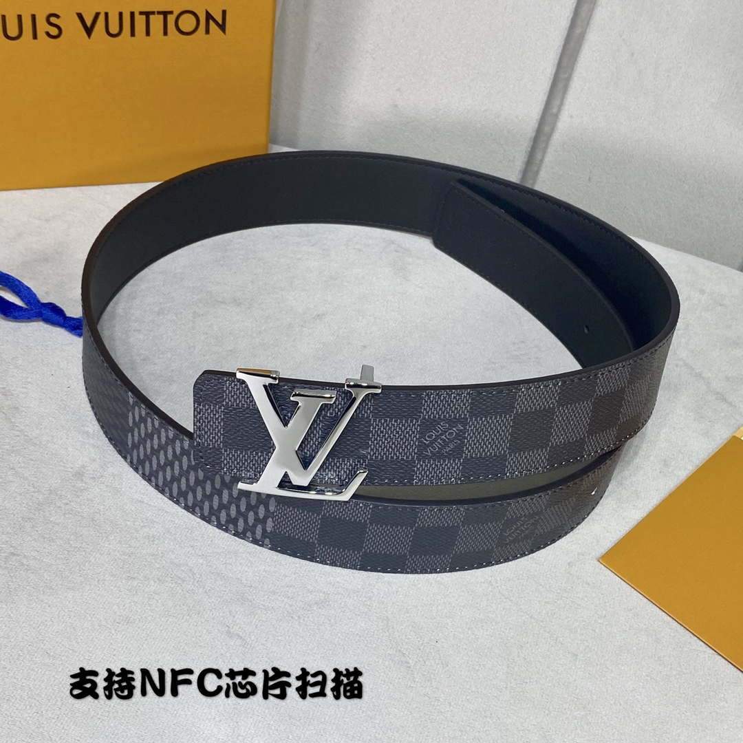 LV Women's Men's Belts Collection Louis Vuitton Initials 40MM Belt 19090