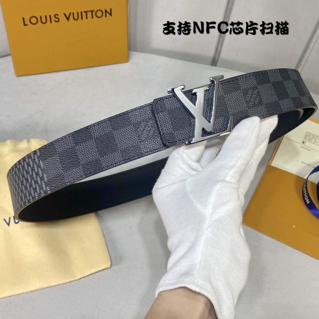LV Women's Men's Belts Collection Louis Vuitton Initials 40MM Belt 19090