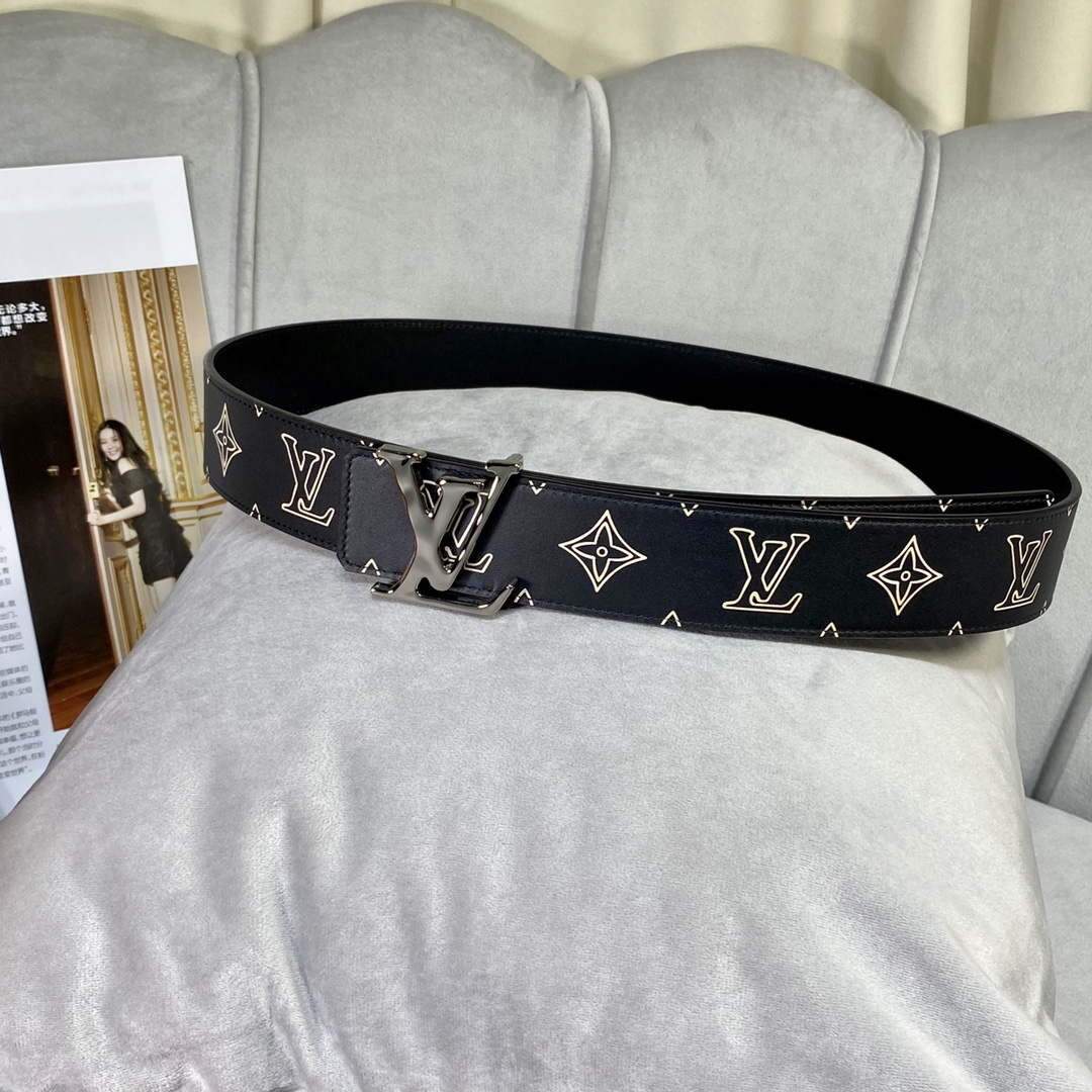 LV Women's Men's Belts Collection Louis Vuitton Initials 40MM Belt 19065