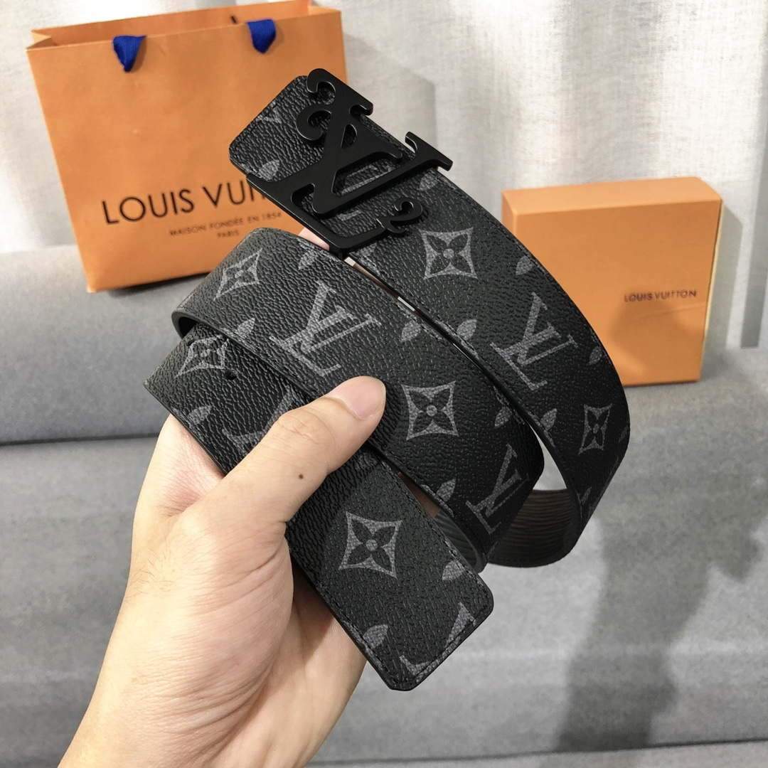 LV Women's Men's Belts Collection Louis Vuitton Initials 40MM Belt 19071