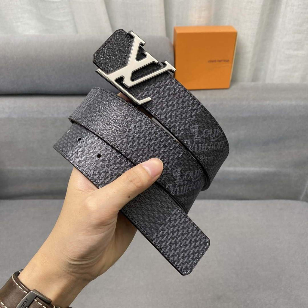 LV Women's Men's Belts Collection Louis Vuitton Initials 40MM Belt 19093