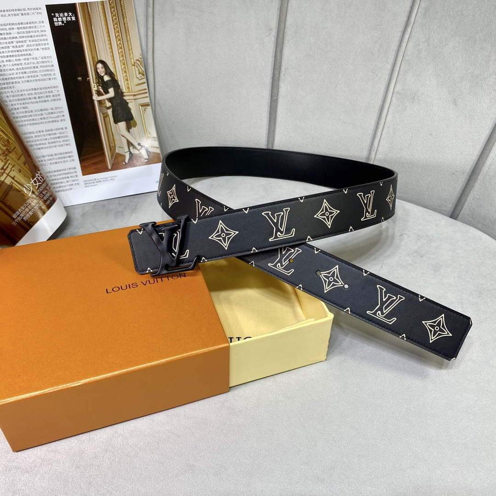 LV Women's Men's Belts Collection Louis Vuitton Initials 40MM Belt 19065