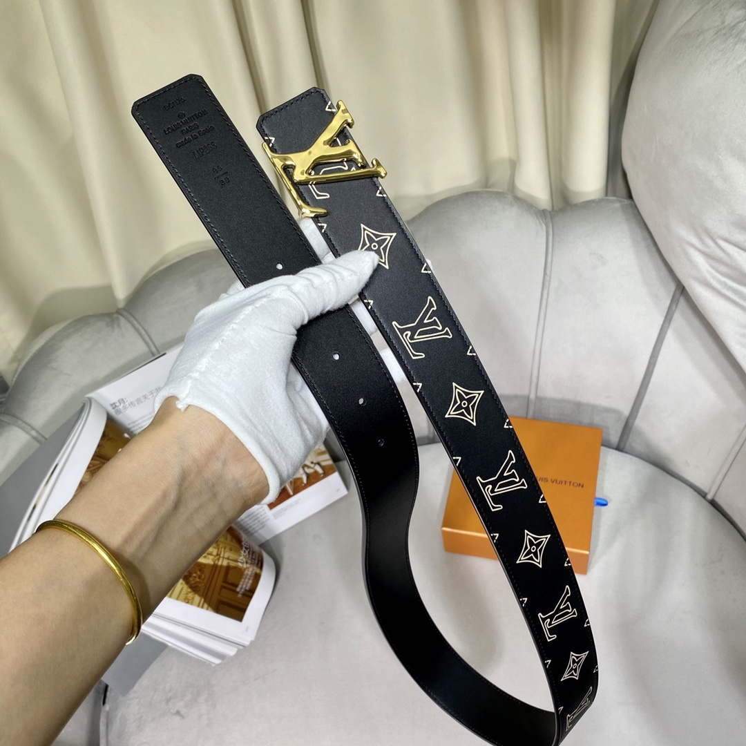 LV Women's Men's Belts Collection Louis Vuitton Initials 40MM Belt 19065