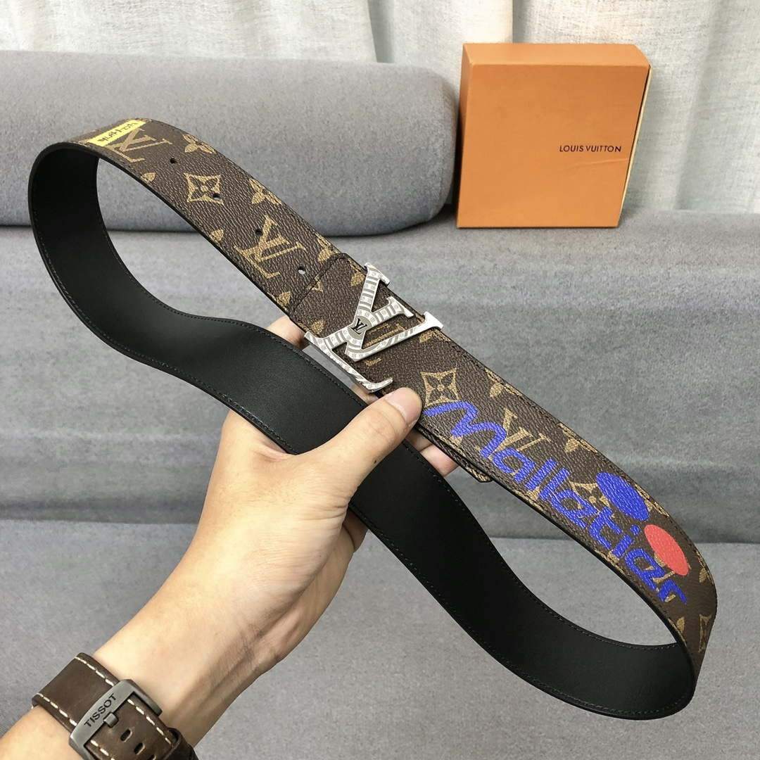 LV Women's Men's Belts Collection Louis Vuitton Initials 40MM Belt 19093